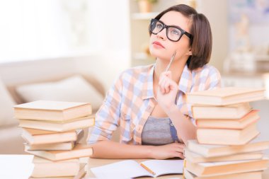 Kız öğrenci dalıp gitmişim.