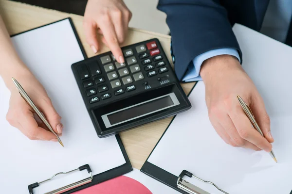 Trabajador de oficina diligente trabajando juntos — Foto de Stock