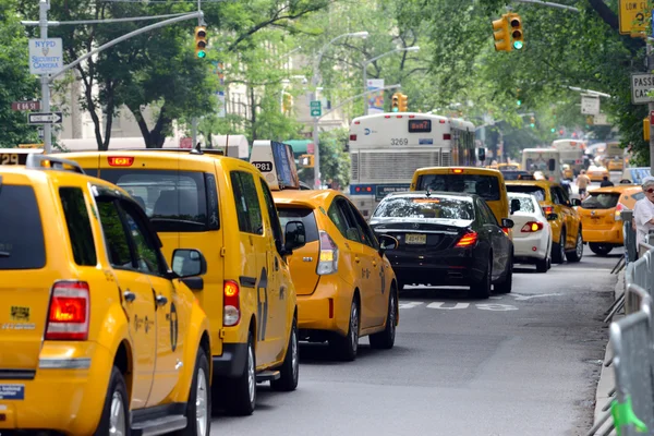 Κίτρινο ταξί στο Μανχάταν της Νέας Υόρκης — Φωτογραφία Αρχείου