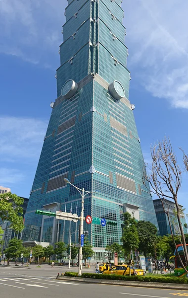 Taipei 101, bir Finans Merkezi, alışveriş merkezi ve kurumsal kiracılar için prestijli adresi — Stok fotoğraf