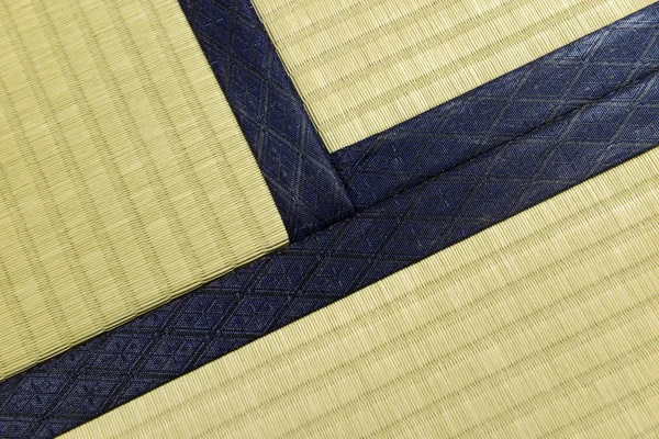 Piso de tatami estera en la habitación tradicional japonesa con estilo minimalista y decoración — Foto de Stock