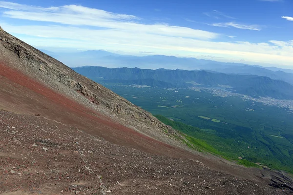 Terrein op klimmen route op Mount Fuji, een symmetrische vulkaan en de hoogste piek in Japan die tot de meest populaire bergen in de wereld behoort te beklimmen — Stockfoto