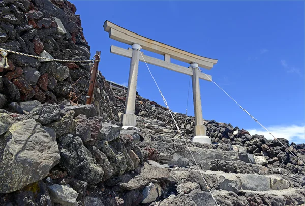 Terreno na rota de escalada no Monte Fuji, um vulcão simétrico e pico mais alto do Japão, que é uma das montanhas mais populares do mundo para escalar — Fotografia de Stock