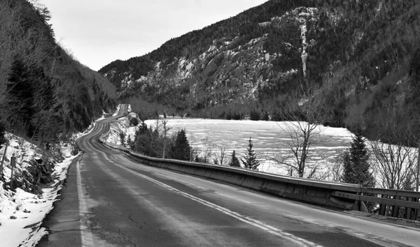 Strada Innevata Tempesta Neve Creando Condizioni Guida Pericolose — Foto Stock