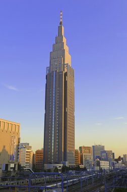 Tokyo. 27 Kasım 2014. Ntt Docomo Yoyogi binanın üçüncü yüzünden en yüksek bina Japonya ve Shibuya bölgesi dönüm noktası ise, turist binada izin verilmez.