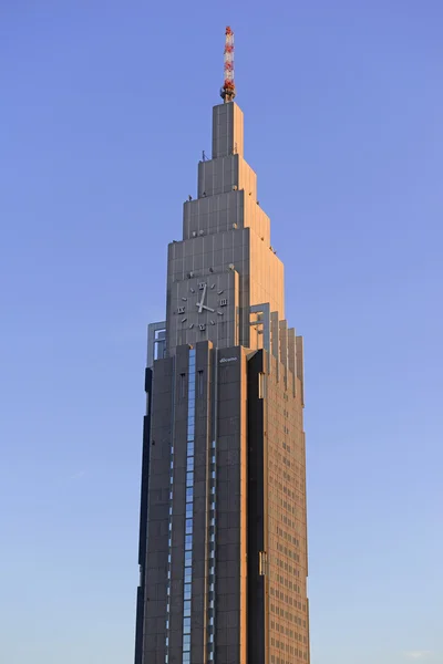 Tokyo. November 27, 2014. The NTT Docomo Yoyogi Building is the third tallest building in Japan and while a landmark in the Shibuya District, tourists are not permitted in the building. — Stock Photo, Image