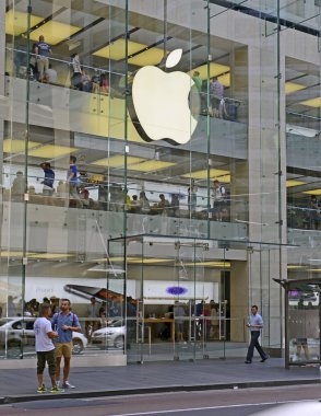 Sidney, Avustralya. 9 Kasım 2014. Geçenlerde Avustralya'da satışa gitti Apple Store Sydney için en yeni iphone 6 seyir Cbd George sokakta içinde müşteriler kalabalık.