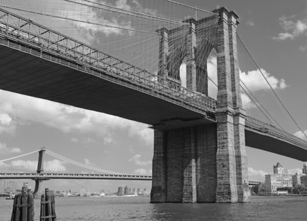 American Landmark, Brooklyn Bridge over the East River, New York City