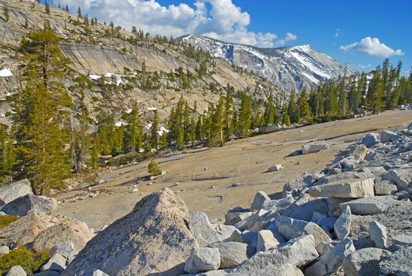 Alpine Lansdscape in den Bergen der Sierra Nevada, Kalifornien — Stockfoto