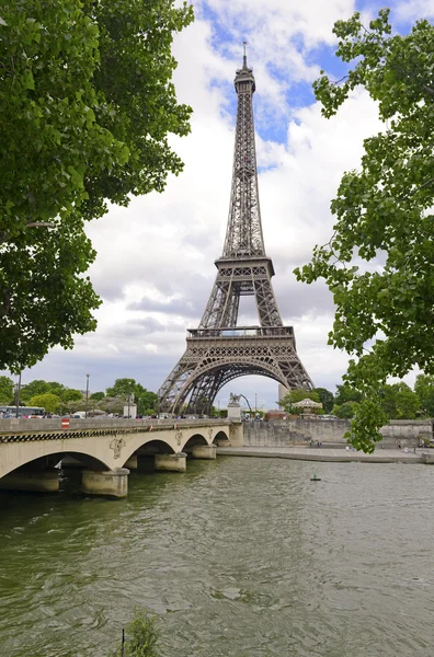 Eiffeltoren in Parijs, Frankrijk — Stockfoto