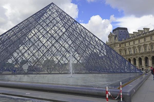 Museo del Louvre, París, Francia — Foto de Stock