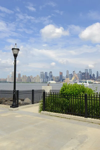 Manhattan skyline with Hudson River, New York City — Stock Photo, Image