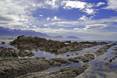 Engebeli kıyı manzara Kaikoura, Yeni Zelanda