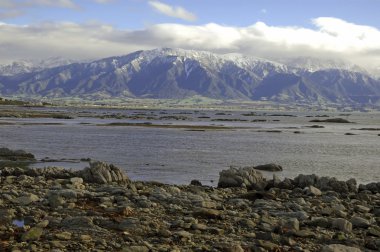 Engebeli kıyı manzara Kaikoura, Yeni Zelanda