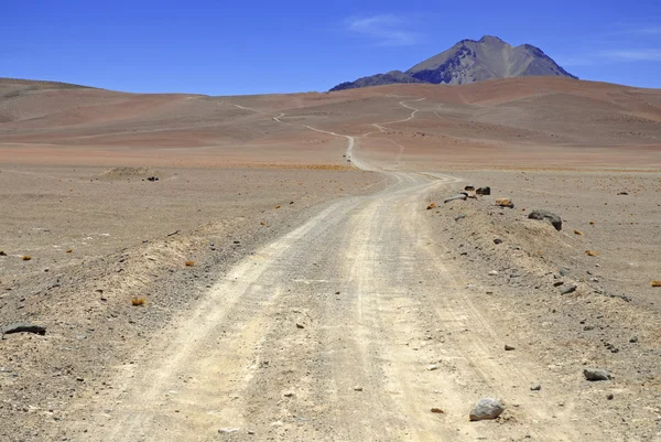 Fjärrkontroll, karga vulkaniska landskapet i Atacamaöknen, Chile — Stockfoto