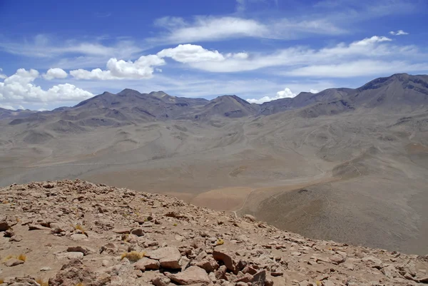 Fjärrkontroll, karga vulkaniska landskapet i Atacamaöknen, Chile — Stockfoto