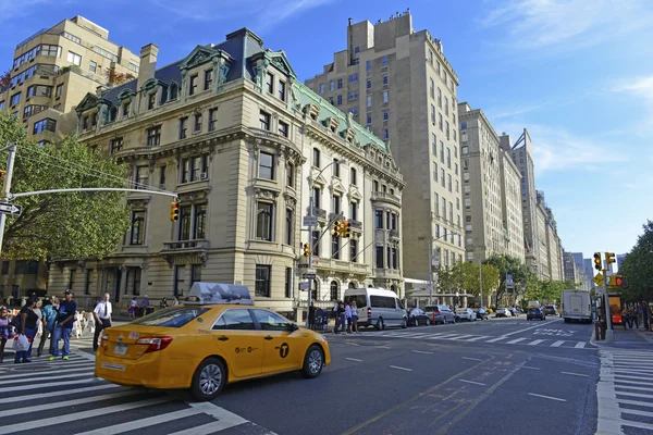 Luxury residential buildings on 5th Avenue, Manhattan — 스톡 사진