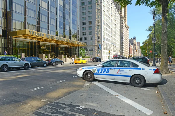 Hybrid NYPD Patrol car in New York — ストック写真