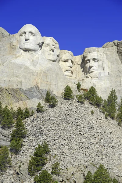 Национальный мемориал горы Рушмор, символ Америки, расположенный в Блэк Хиллз, Южная Дакота, США . — стоковое фото