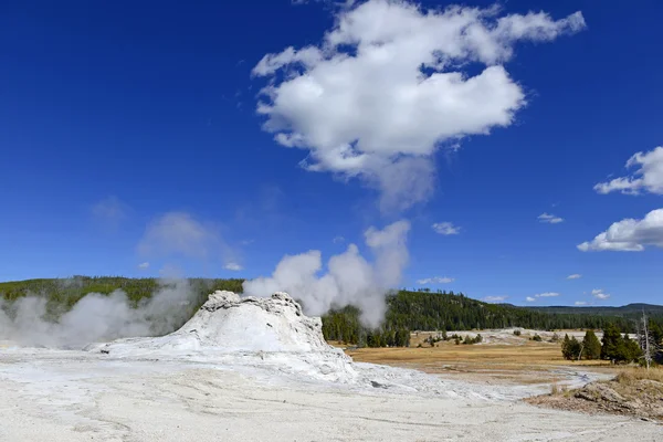 Características geotérmicas en el Parque Nacional Yellowstone — Foto de Stock