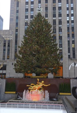 Rockefeller Merkezi Manhattan, New York'ta Noel ağacı
