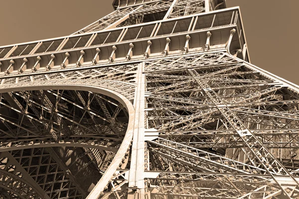 The iconic Eiffel Tower, Paris France — Stock Photo, Image