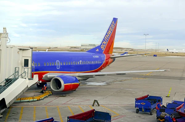 Southwest Airlines, owes its popularity to its goal of being a low cost carrier — Stock Image Southwest Airlines, owes its popularity to its goal of being a low cost carrier Stock Picture