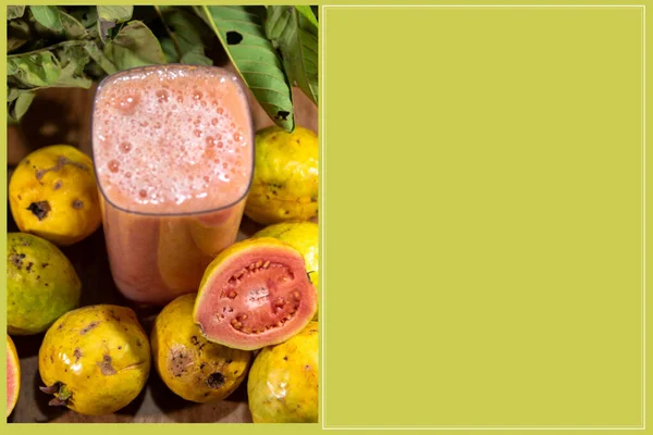 Guava Sap Vers Fruit Guavas Tweeën Energie Natuurlijke Drank Energiedrank — Stockfoto