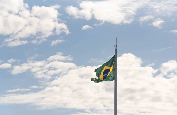Флаг Бразилии Голубое Небо Облака Символ Республики День Независимости Павильон — стоковое фото