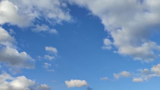 Blauer Himmel Cumulonimbuswolken Horizont Eines Tages Mit Sonne Und Licht — Stockvideo