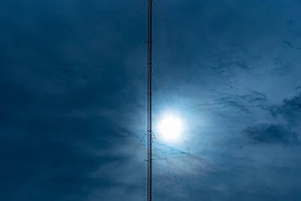 Transmission Tower Modulated Frequency Radio Waves Komunikační Infrastrukturu Anténa Pro — Stock fotografie