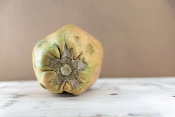 木瓜果实在木制背景上形成各种木瓜 Papaya Formosa 富含营养物质的水果 可食用的水果 果汁和蛋白质来源的成份 — 图库照片