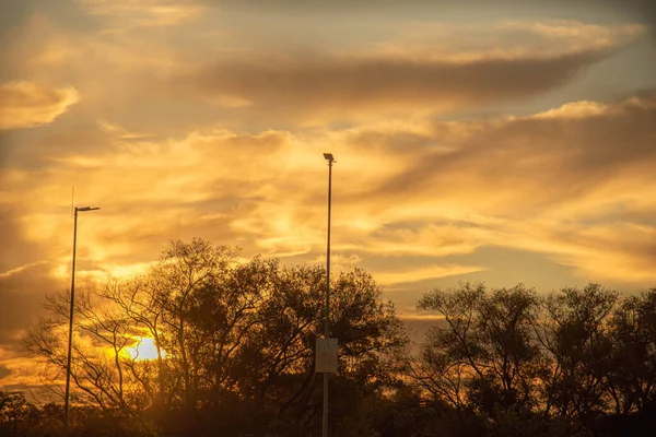 Dramatisk Himmel Och Solnedgång Siluett Ett Köpcentrum Parkeringsplats Braz — Stockfoto