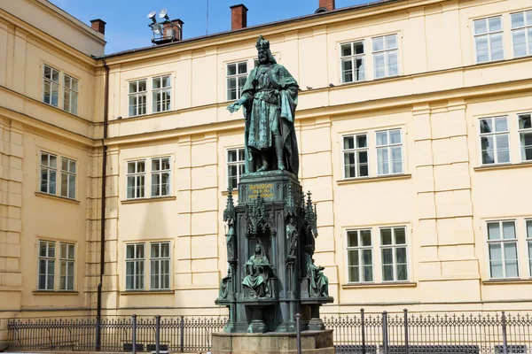 República Checa. Praga. O monumento ao Imperador e ao Rei Carlos IV — Fotografia de Stock