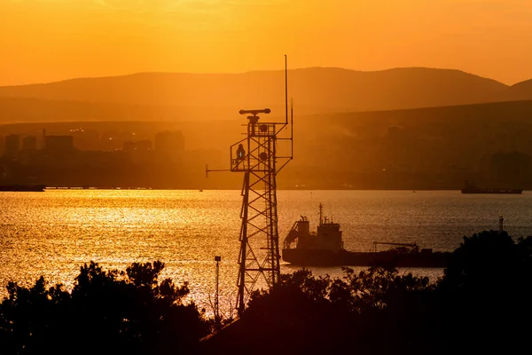 Solnedgång över havet. Novorossiysk. Regionen Krasnodar. Ryssland — Stockfoto