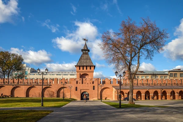 Tula Kreml, 1500-luvun arkkitehtuurin muistomerkki. Pyatnitskyn portin torni. Tulan kaupunki. Venäjä — kuvapankkivalokuva