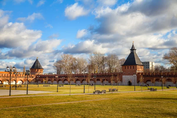 Il Cremlino Tula, monumento architettonico del XVI secolo. Torre di cancello di Ivanovo e torre di Ivanovskaya. La citta 'di Tula. Russia — Foto Stock