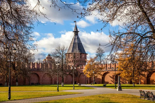 Het Tula Kremlin, een monument van het platform van de 16e eeuw. Spasskaya Tower. De stad van Tula. Rusland Rechtenvrije Stockafbeeldingen