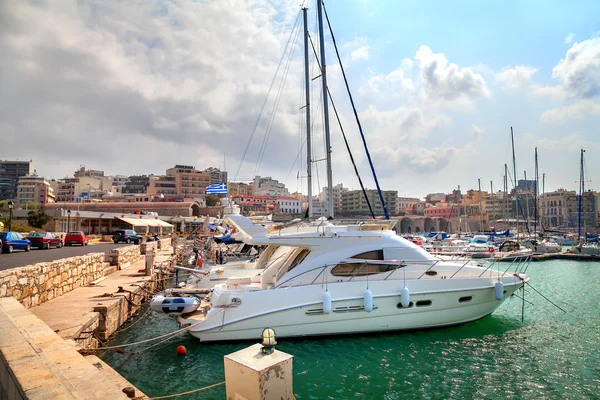 Yachts in the port of Heraklion. Greece. Crete — Stock Photo, Image