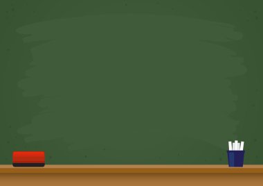 Silgi ve tebeşirler boş yazı tahtası