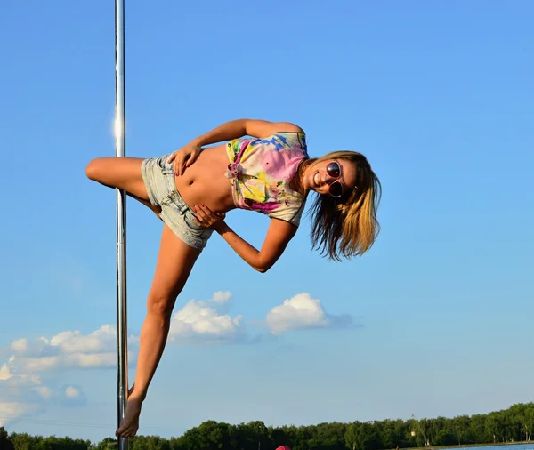 Pole dance — Stock Photo, Image