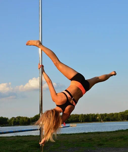 Pole Dance — Stockfoto