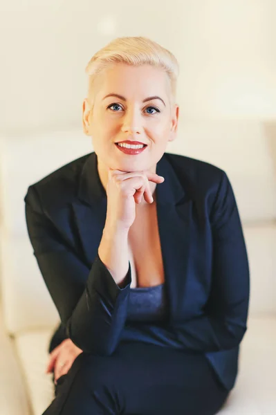 Business Portrait Mature Woman Short Haircut Wearing Jacket — Stock Photo, Image