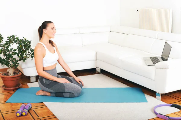 Young Fit Woman Working Out Home Living Room Online Sport — Stock Photo, Image