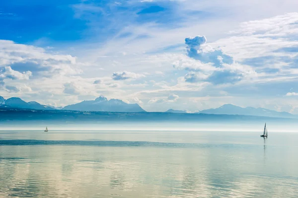 Genfersee mit schönen Wolken — Stockfoto