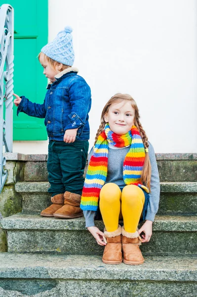 Adorable kids playing outdoors — Stock Photo, Image