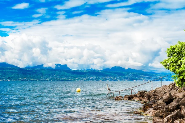 Jezioro Genewskie, Alpy i niesamowite chmury — Zdjęcie stockowe