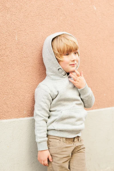 Mode portret van schattig peuter jongen — Stockfoto