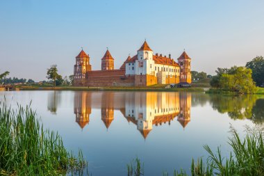 Mir Ortaçağ Kalesi