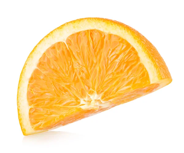 Fatia de laranja no branco — Fotografia de Stock